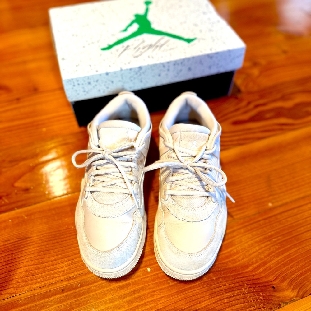 Air Jordan 4RM Sneakers - Picture 2 of 8